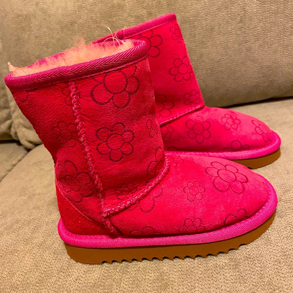 Authentic Sheepskin Boots 🖤